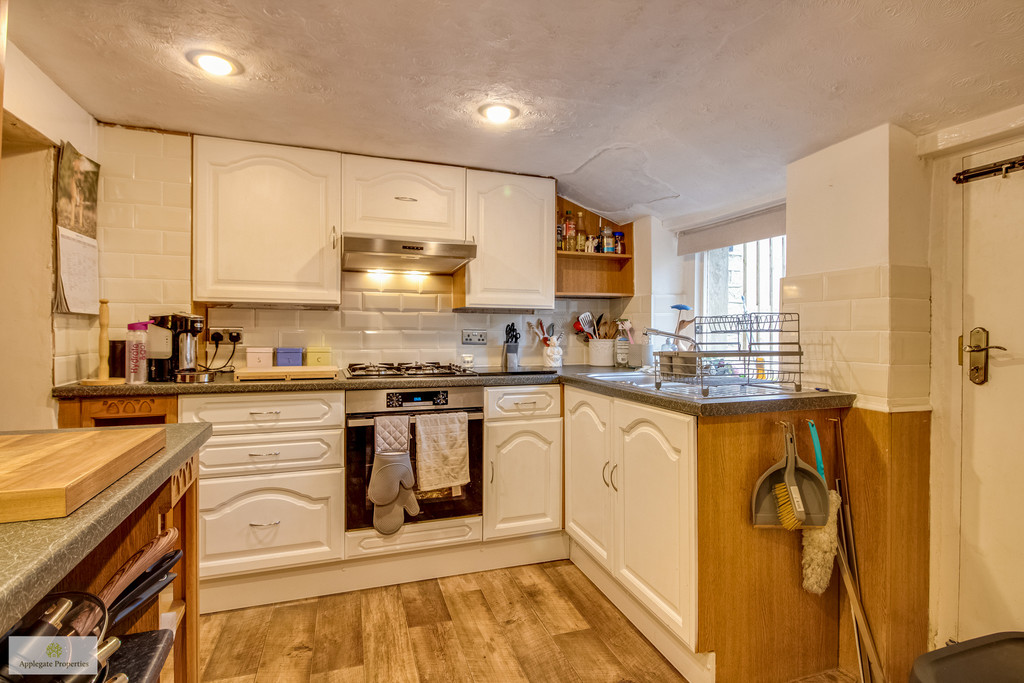 Images for Almondbury, Huddersfield