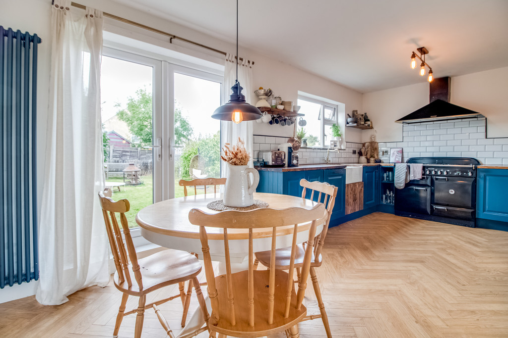 Images for Aldonley, Almondbury, Huddersfield