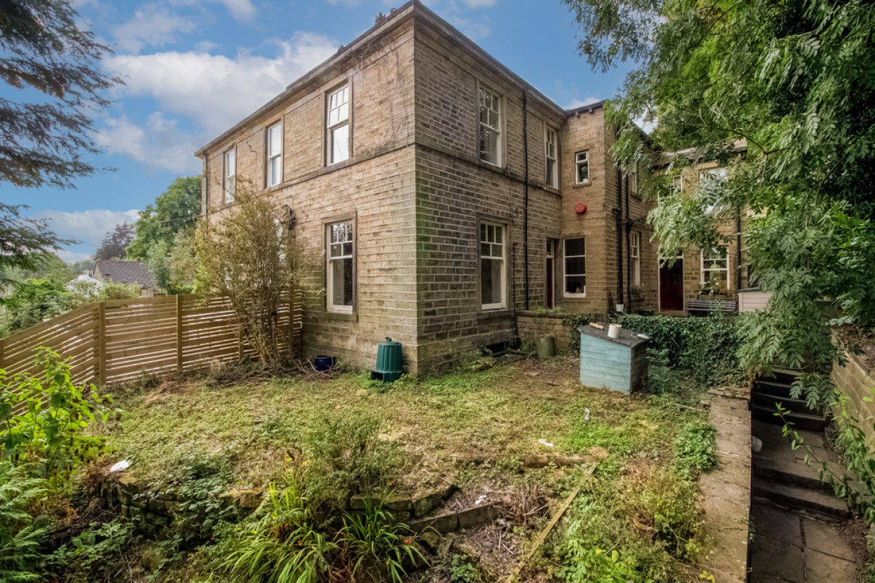 Images for Calf Hill Road, Thongsbridge, Holmfirth